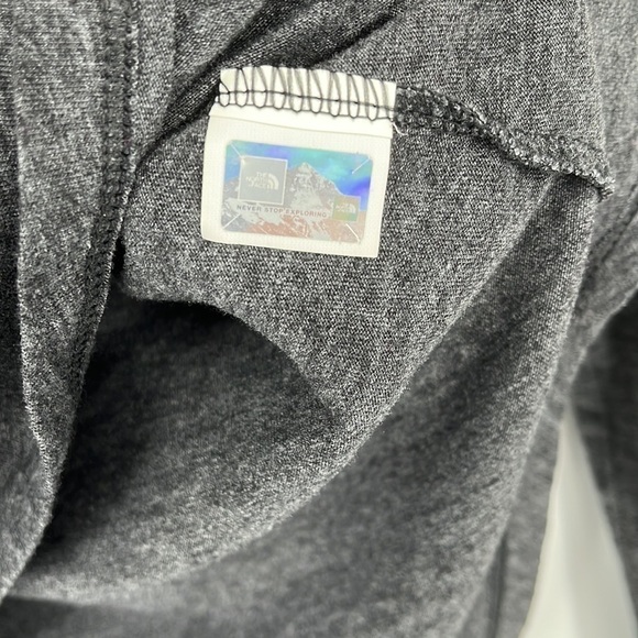 The North Face Long Sleeve Tee Heathered Gray Size XS - Picture 4 of 6